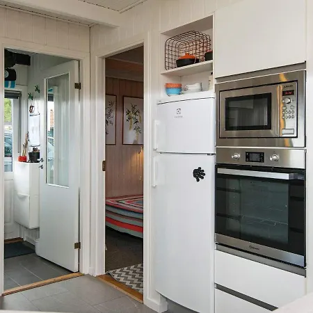 Four-bedroom Holiday In Sjolund 2 *
