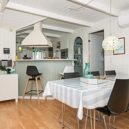Four-bedroom Holiday In Sjolund 2 * Sonder Bjert
