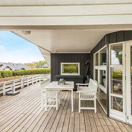 Holiday home Four-bedroom Holiday In Sjolund 2 *