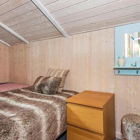 Four-bedroom Holiday In Sjolund 2 *